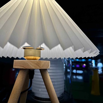 Настольная  лампа Three-Legged